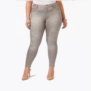 4/$25 CELEBRITY PINK Skinny Jeans